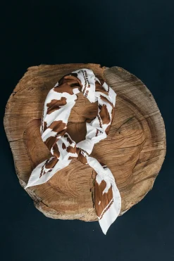 Online Ringers Western Daisy Scarf - White/Tan